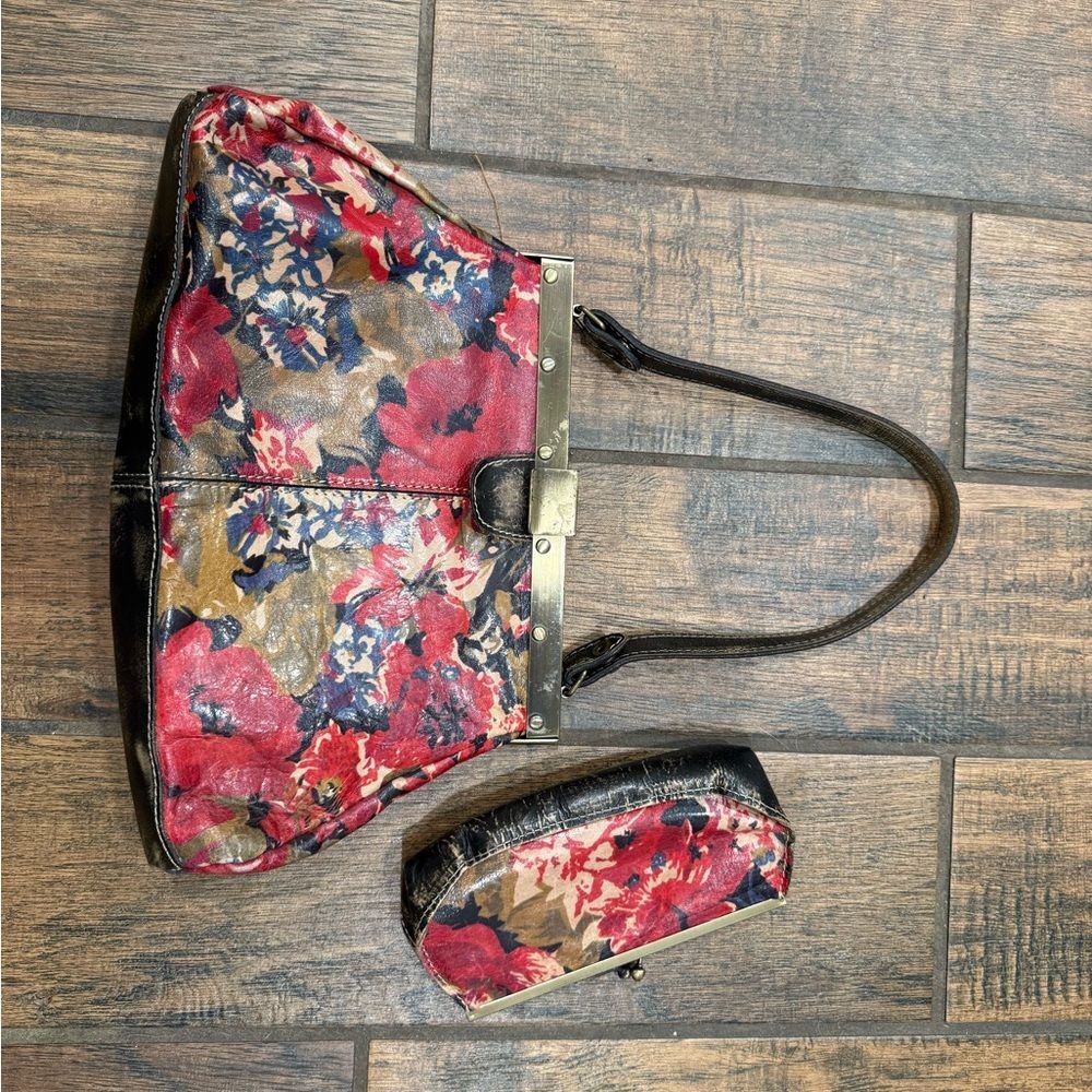 PATRICIA NASH HANDBAG FLORAL LEATHER PRINT FERRARA SHOULDER BAG AND WALLET.